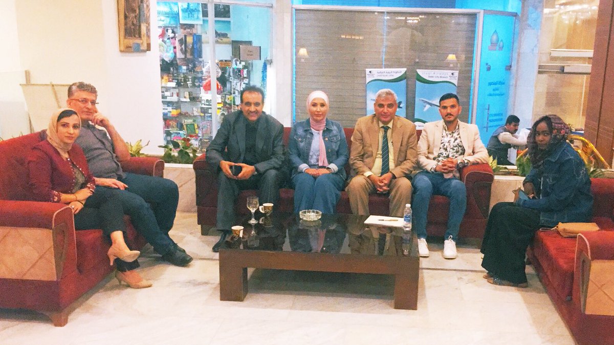 ليل بغداد يحتضن الشعر والشعراء . قبل قليل بفندق منصور ميليا .الشاعر عبدالرزاق الربيعي والشاعرة جمانة طروانة والشاعرة شريهان وعماد جبار ودكتور سعد التميمي .
<a href="/razaq61/">عبدالرزاق الربيعي</a> 
<a href="/madjbar5/">عماد جبار</a> 
<a href="/TarawnehJumana/">جُمانة الطَّرَاوْنِة 🇯🇴</a>