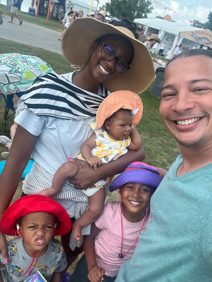 fvgphd's tweet photo. Living our fest life! #jazzfest #localthursday #lolololocalneworleans https://t.co/3EX5JZ031t