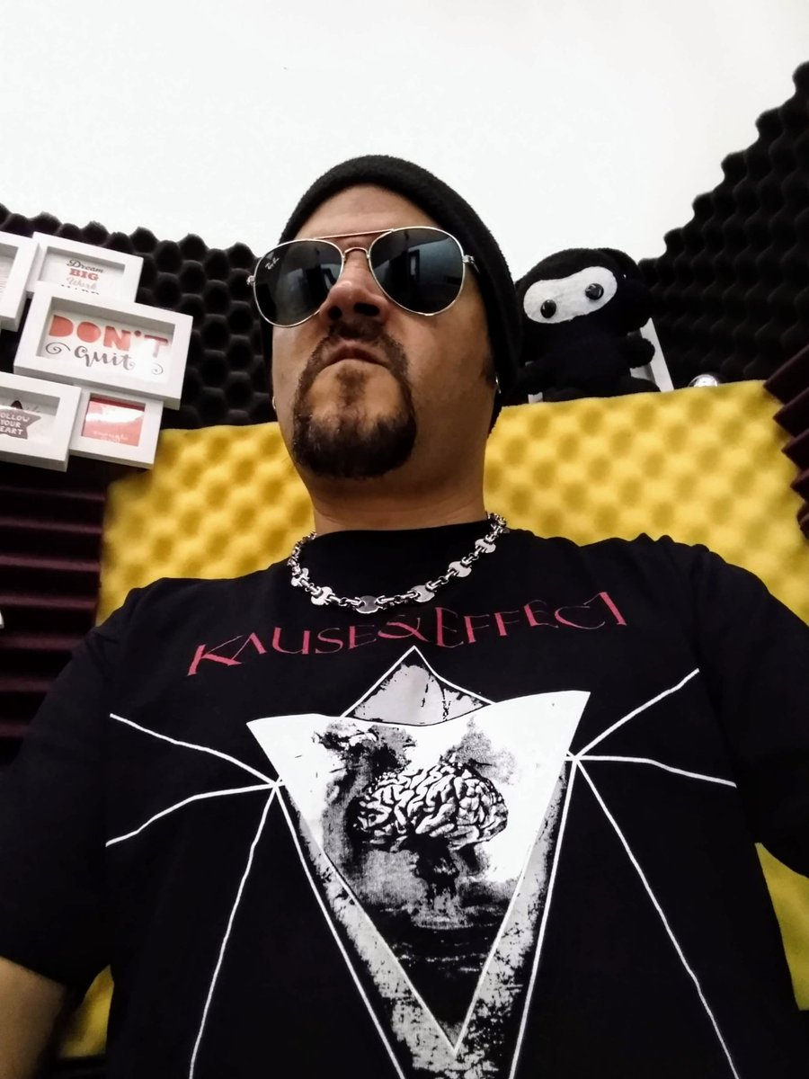 PREMIOSKALANI's tweet photo. ¿ Qué playera traen puesta HOY ?

#RetoPlayera @Kause_Effect #MetalMexicano #TalentoNacional🤘🏼👕🤘🏼 yeeah!!!

#ApoyaLaEscenaLocal #BandasMexicanas #PLayera #PremiosKalani #BandasNacionales https://t.co/LaydjxAVbB