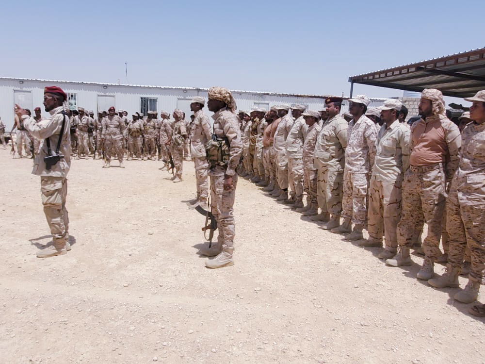 Shibam_Brigade's tweet photo. أركان المنطقة العسكرية الثانية يتفقد لواء شبام ومواقعه العسكرية بمديريتي دوعن والضليعة

خاص : دوعن التوجيه المعنوي - المركز الإعلامي _ لواء شبام :

◽رابط الخبر على الصفحة الرسمية للتوجيه المعنوي المركز الإعلامي لواء شبام: 👇
https://t.co/tOezq9FKi4 https://t.co/aUJj1xlOsC