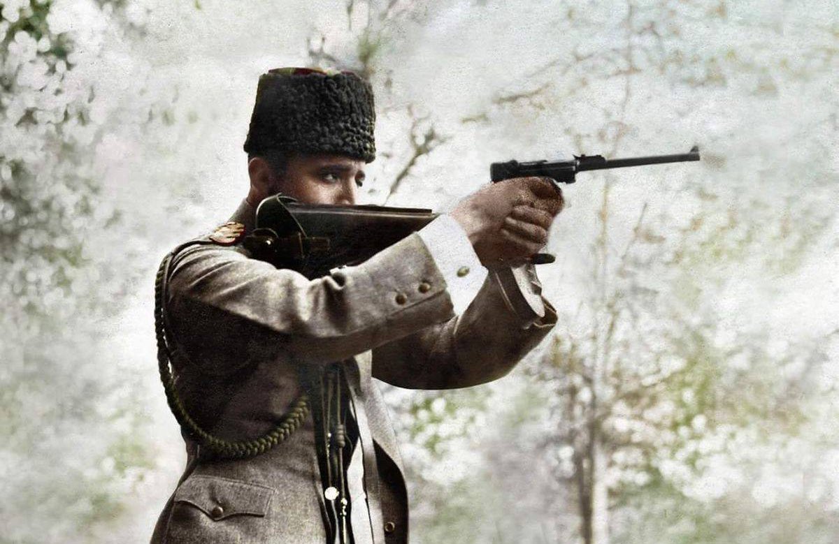 tonjukuk's tweet photo. "Üzüntüden, vatanımı tehdit eden tehlikenin verdiği acılardan kaçamıyorum ve teselliyi nereden bulacağımı bilemiyorum."

💬Enver Paşa https://t.co/kUbnKaA733