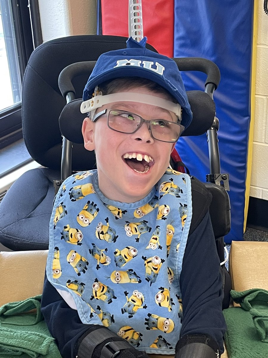 teach_withMrsV's tweet photo. Some of our friends rocking their awesome hats for our spirit day today! #Room109Rocks 🧢 https://t.co/PrZrl3fbjX