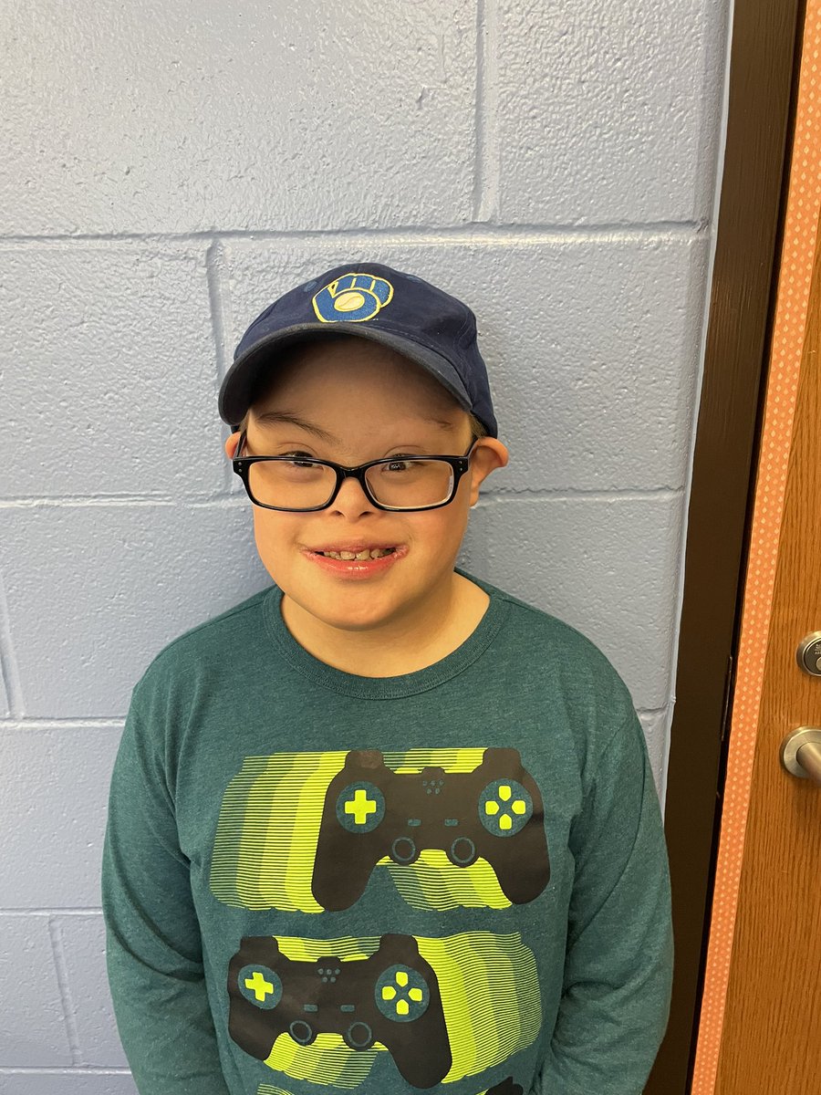 teach_withMrsV's tweet photo. Some of our friends rocking their awesome hats for our spirit day today! #Room109Rocks 🧢 https://t.co/PrZrl3fbjX
