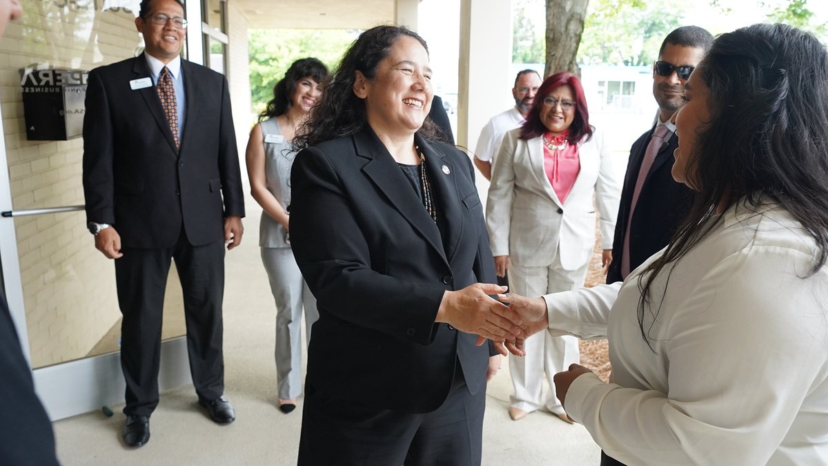 SBAIsabel's tweet photo. Thank you, @LACCCLT and @ProsperaUSA for the opportunity to meet with local small business owners and discuss ways we can help entrepreneurs overcome challenges and continue building a strong, equitable economy. #SmallBusinessWeek https://t.co/nRFrOLgf9n