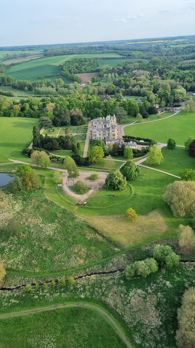 VFAudleyEnd's tweet photo. One of the beautiful things about Audley End Airfield is the approach onto 18.

We get the best views of Audley End House.

#VintageFabrics #AudleyEndAirfield #WarbirdRepaint #AircraftRepaint #AircraftMaintenance #AircraftFabric #Warbirds 
#EnglishHeritage #AudleyEndHouse https://t.co/hDbofbS42y
