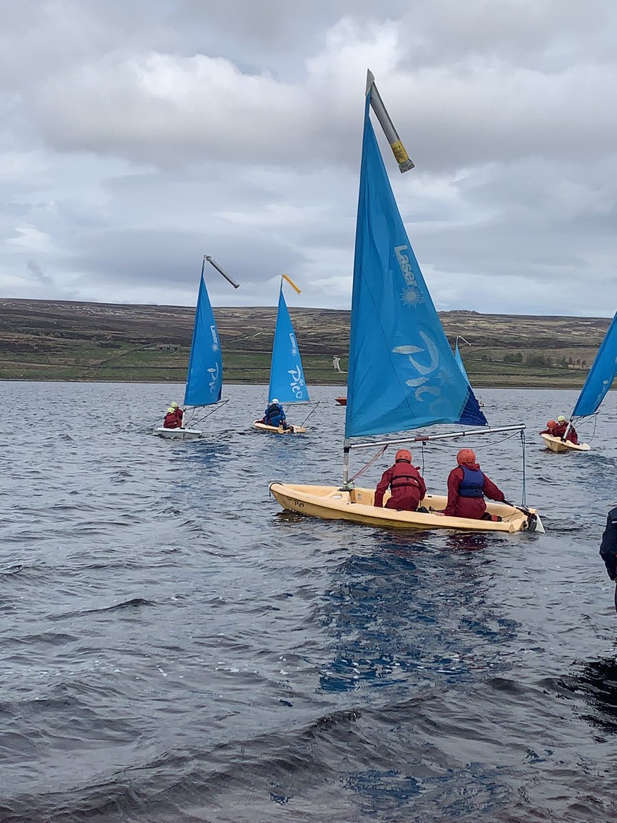 R44wry's tweet photo. Eskdale School Group 5 at North Yorkshire Dales sailing club #jibb #freezing https://t.co/yvwiog2u8m