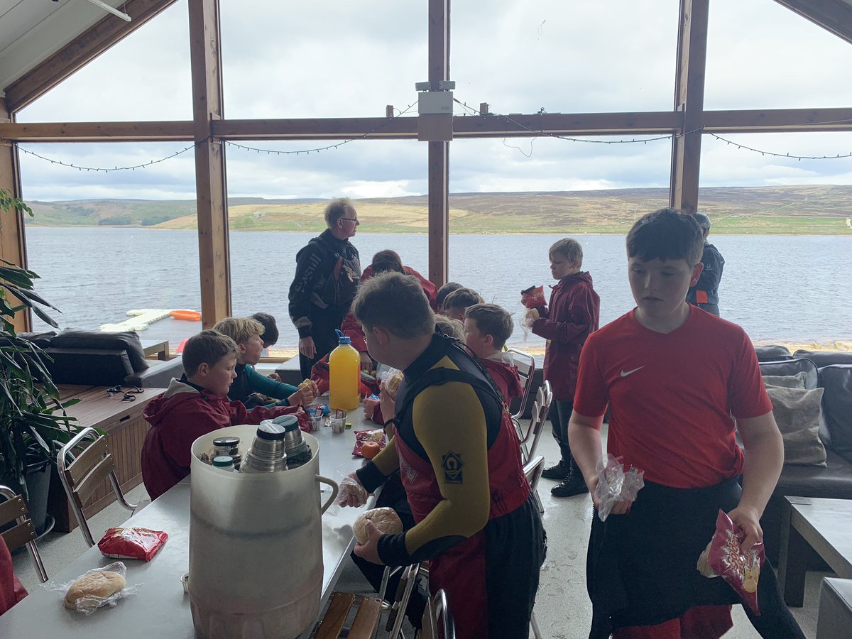 R44wry's tweet photo. Eskdale School Group 5 at North Yorkshire Dales sailing club #jibb #freezing https://t.co/yvwiog2u8m