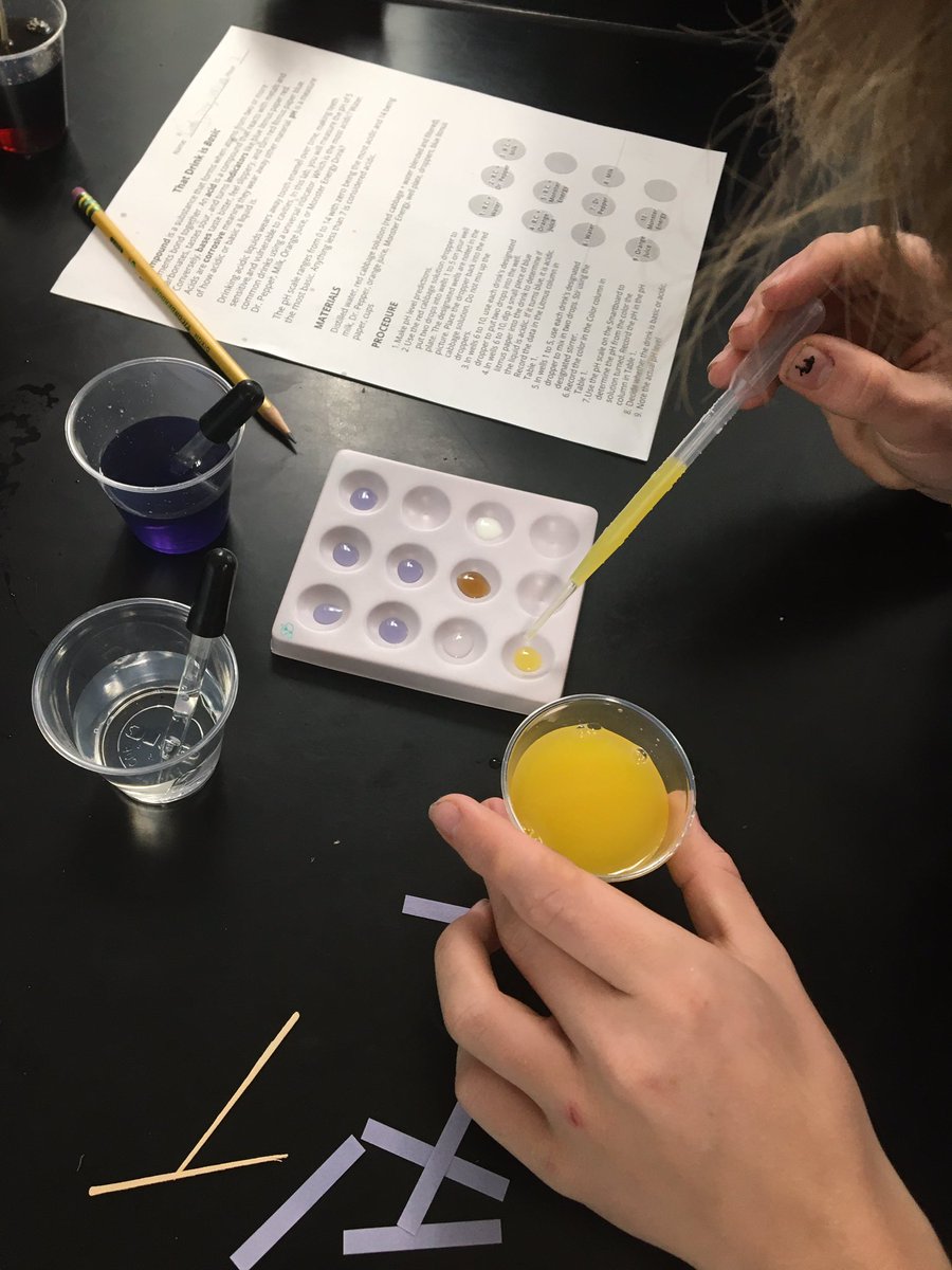 mrsgreenscience's tweet photo. Students completed the “That Drink is Basic” lab to determine the pH of common drinks. We discussed the properties of acids and bases and how we can best use both types. #VMSOneRoar @vms_principal @NorthwestRISD https://t.co/QMFrINng22