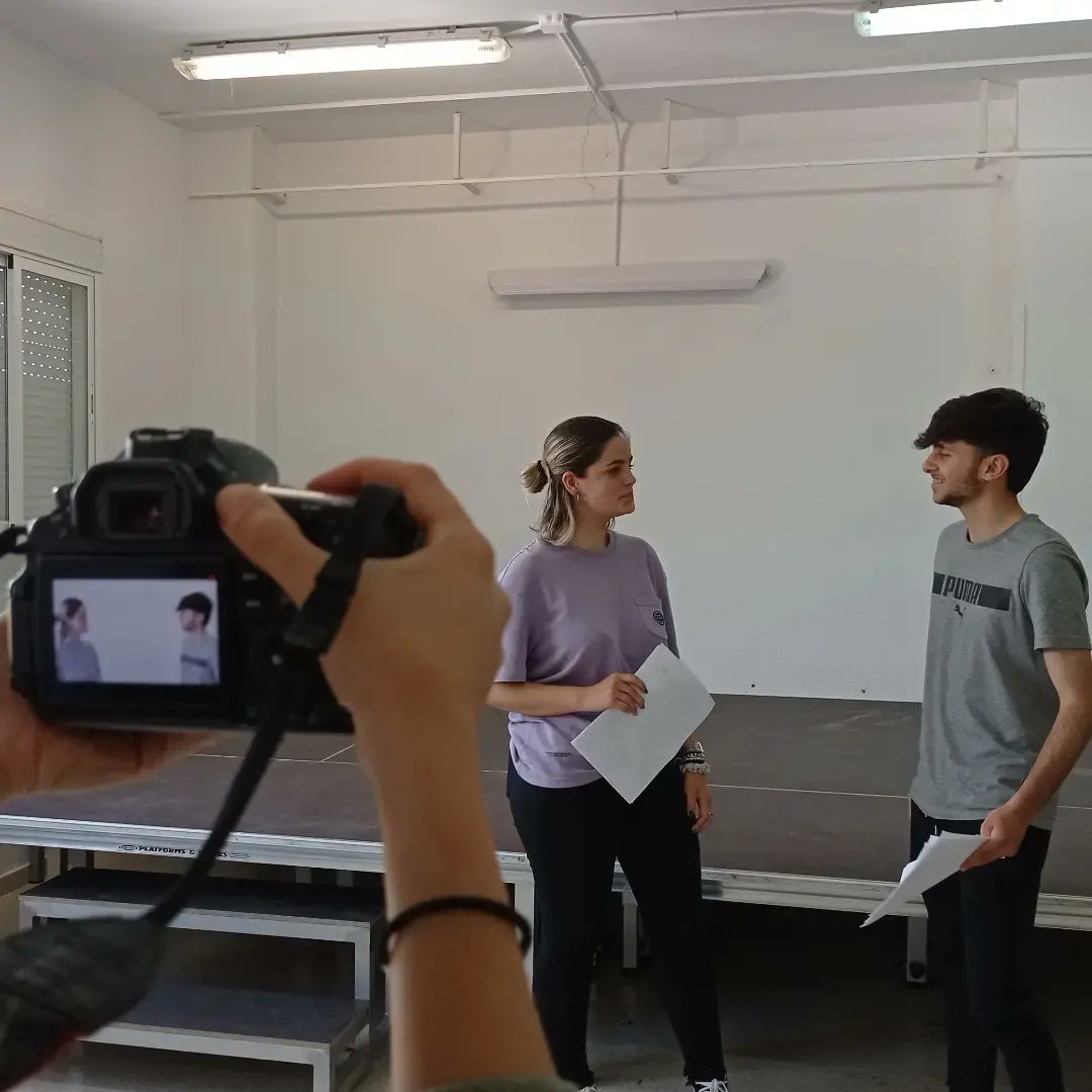 Filmeduca_cine's tweet photo. Hoy hemos tenido el casting para el próximo cortometraje que rodaremos a finales de junio! L@s alumn@s tienen la misma ilusión y ganas de rodar que nosotros! https://t.co/aWGT9xFxy2