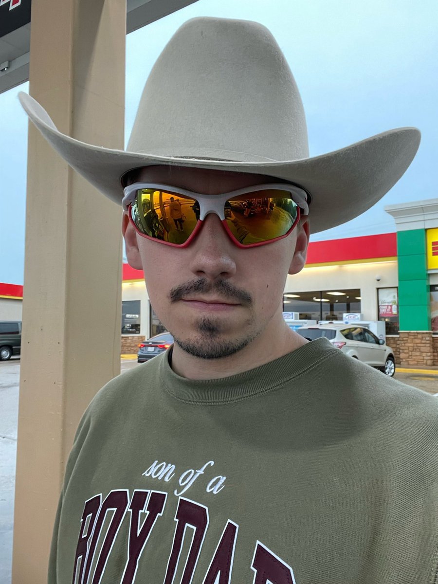 lilsamsquanch66's tweet photo. They shoulda never let good ole Sas come out to texas https://t.co/Gctn3nViJ0