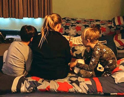 WoodcoteHouse's tweet photo. Bedtime stories with two of our junior boarders. #bedtimestory #boardingfun #prepschoolboarding @BSAboarding @GoodSchoolsUK @muddysurrey https://t.co/zERuOi9Ne3