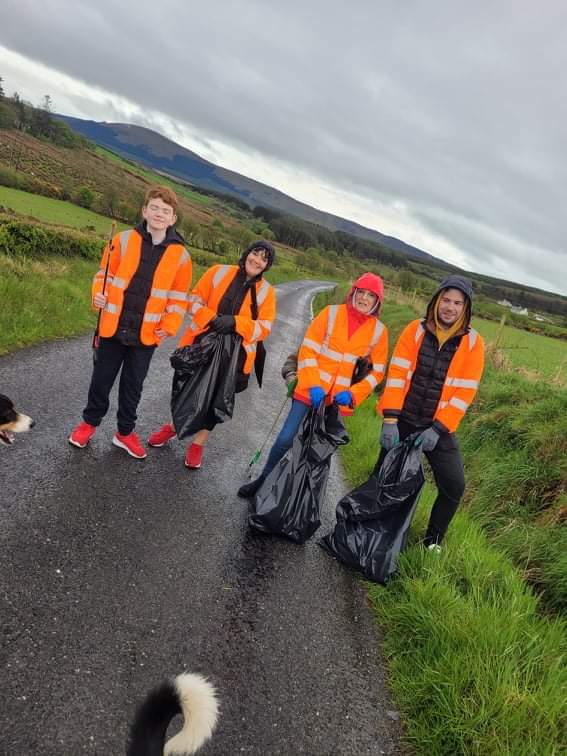 BuncranaTT's tweet photo. A big well done to Trillicks residents for their annual clean up. You are all absolutely amazing ๐ #springclean2022 #Donegal https://t.co/l0cQ7itg1l