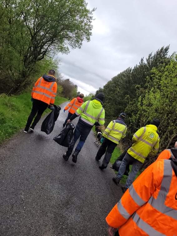 BuncranaTT's tweet photo. A big well done to Trillicks residents for their annual clean up. You are all absolutely amazing ๐ #springclean2022 #Donegal https://t.co/l0cQ7itg1l
