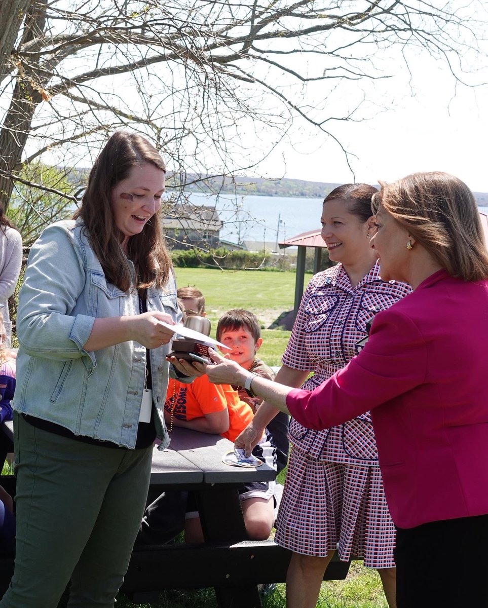 Travis1713's tweet photo. Today was a dream! It was truly an honor to be the recipient of the NBC 10 Golden Apple Award surrounded by my students, coworkers, friends and family. I am grateful to work along side such dedicated, caring and supportive educators! @HathawaySchool @AInfanteGreen @RIDeptEd https://t.co/Z5K5wSoiEU