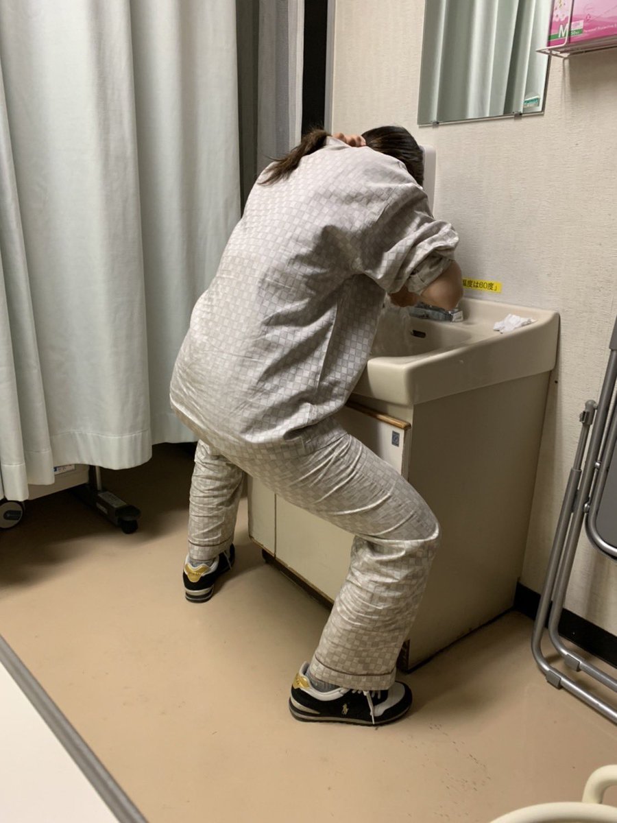 nhkkara_miika's tweet photo. 無事に退院しました
16日間の入院生活
術後2日間個室　3日目から4人部屋
嫌だ嫌だと手術をむかえたが痛くても笑いが絶えない513病棟www😅
おかげで楽しかった入院生活
入院して良い出会いもあり
先生方共々みなさんありがとうございました🙇‍♀️

#脊椎分離症 #すべり症　#��術 ５時間
#後方椎体間固定術 https://t.co/1Q2ow0R7Fa