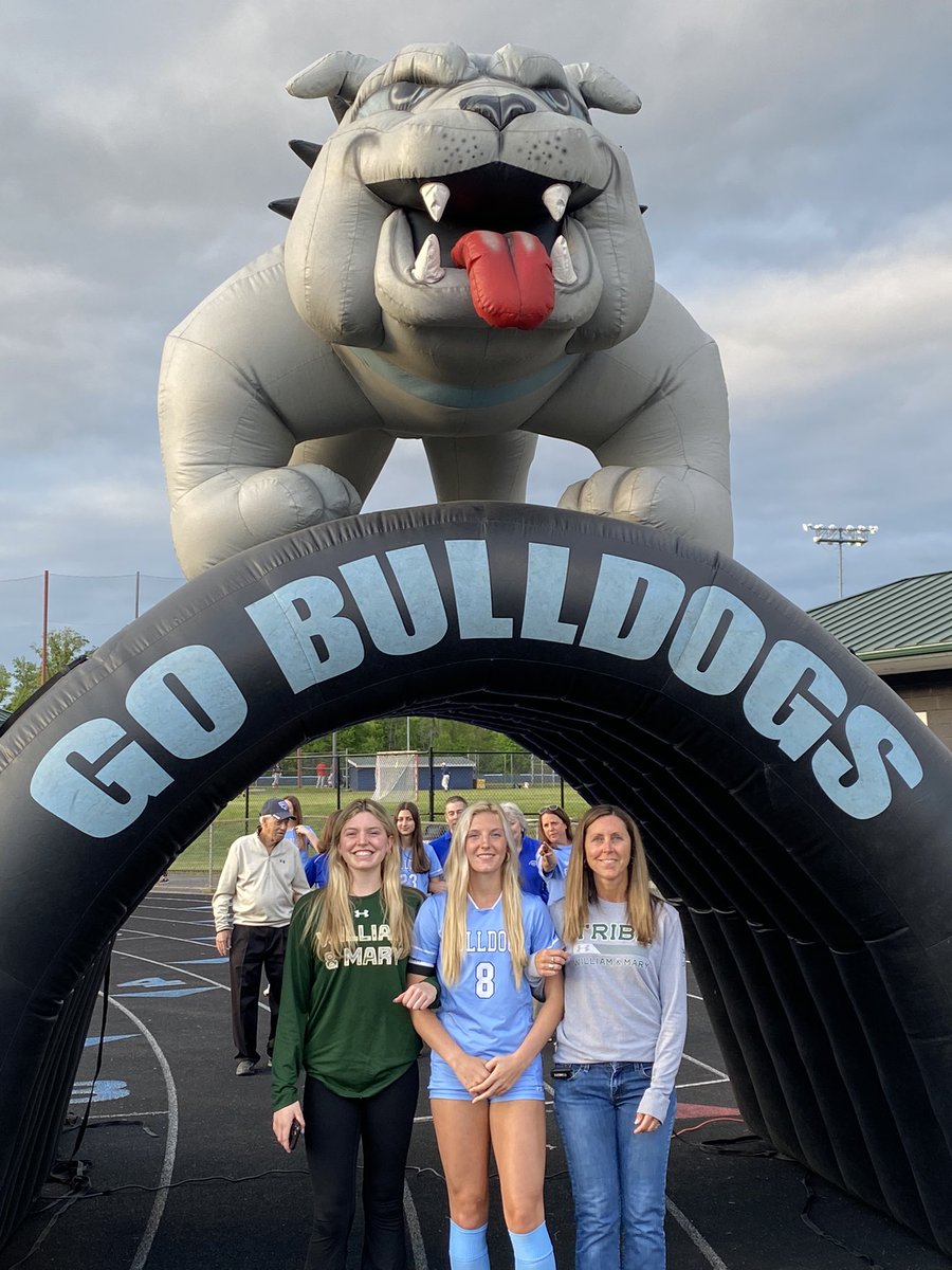 SBHS_Athletics's tweet photo. Congratulations to our Seniors!!! https://t.co/203ms1xVwv