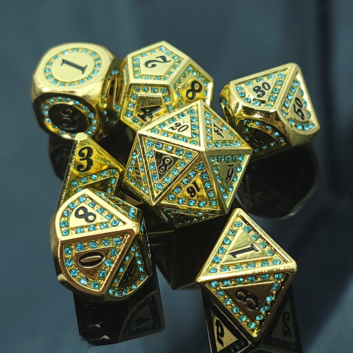 ModernArtifice's tweet image. The Golden Oasis Dice Giveaway!
Get yours here: loom.ly/0rasqqk

Rules:
1. Follow us!
2. Tag a friend!
3. Share this post!

Winner picked on Mon Eve.
#dnd #dnd5e #ttrpg #dice #giveaway #criticalrole #metal #gems #luck