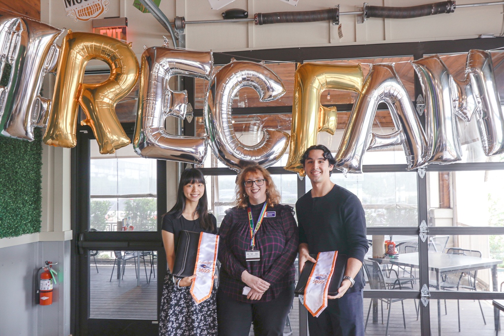 MadisonCowles's tweet photo. I enjoyed honoring our graduating #UTSARec marketing students (Laura, Fern, and Jenny) and awarding Jenny Marketing Employee of the Year. I'm also super thankful that my students nominated me for Pro Staff of the Year. This award means the world to me! 😄
#UTSA https://t.co/tTGpf4CRwO