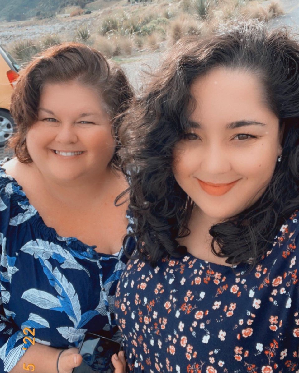 sofiahassounia's tweet photo. @instagram I can promise you the last photo I posted was of me and my mum (pictured bellow) and my last Instastory was of @lizzo in her #MetGala gown because she was STUNNING!! and since then I lost everything 😡😭😭😭 please please please help me get my account back 💔 https://t.co/YLUjfkJVw8