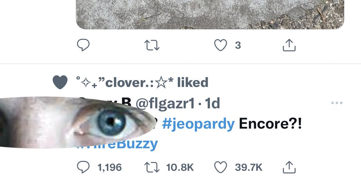 JaydinJameson's tweet photo. What the fuck is happening am I having a stroke? https://t.co/a19yVLVyvq