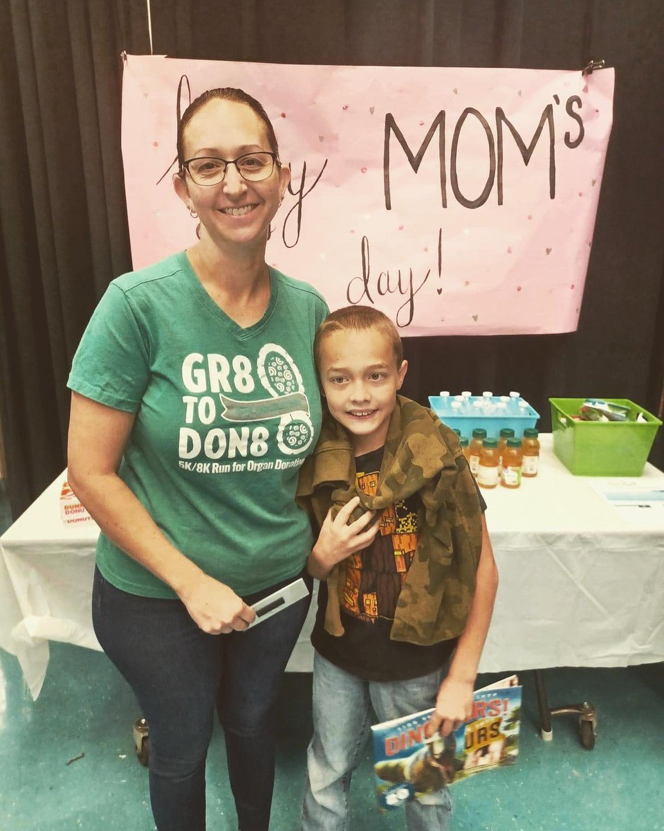 #throwbackthursday 

Volusia Pines Extended Day celebrated moms day for the moms who couldn’t make it to the muffins for moms drive thru at Volusia Pines. Of course, they did a little extra for their awesome EDEP parents! 🎉💕🎉💕🎉💕 <a href="/Volusia_Pines/">Volusia Pines</a> <a href="/volusiaschools/">Volusia County Schools</a>