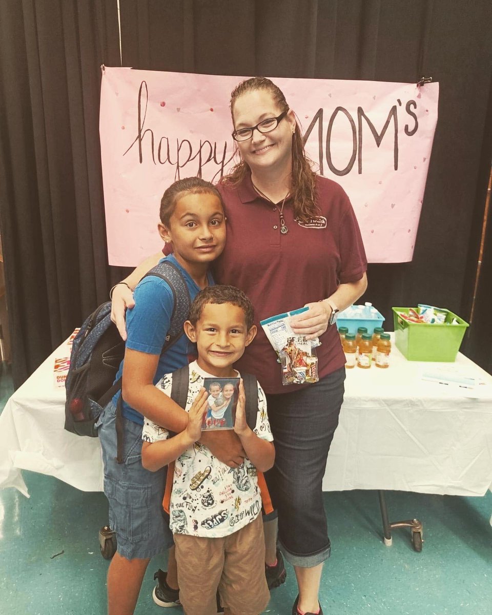 vcsbtbedep's tweet photo. #throwbackthursday 

Volusia Pines Extended Day celebrated moms day for the moms who couldn’t make it to the muffins for moms drive thru at Volusia Pines. Of course, they did a little extra for their awesome EDEP parents! 🎉💕🎉💕🎉💕 @Volusia_Pines @volusiaschools https://t.co/efl3Zw2ANx