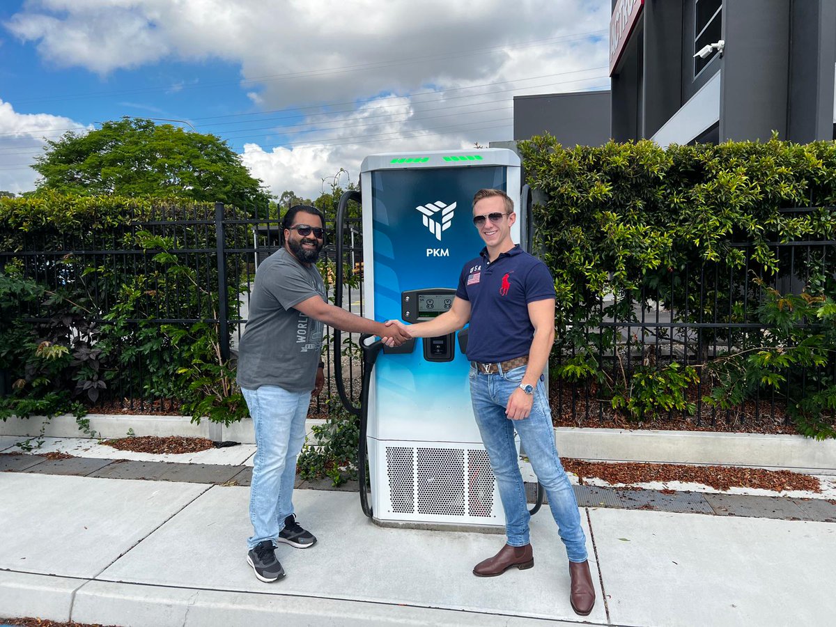 ChargeMod's tweet photo. Extremely honoured to meet and discuss our synergies with @TritiumCharging and further expanding #EVCharging business in the Indian market⚡ Thanks for hosting us at your HQ Mr. Christian and team.
#powertopeople #EVs #EVCharging #DCFastChargers https://t.co/II1Jzhmtrd