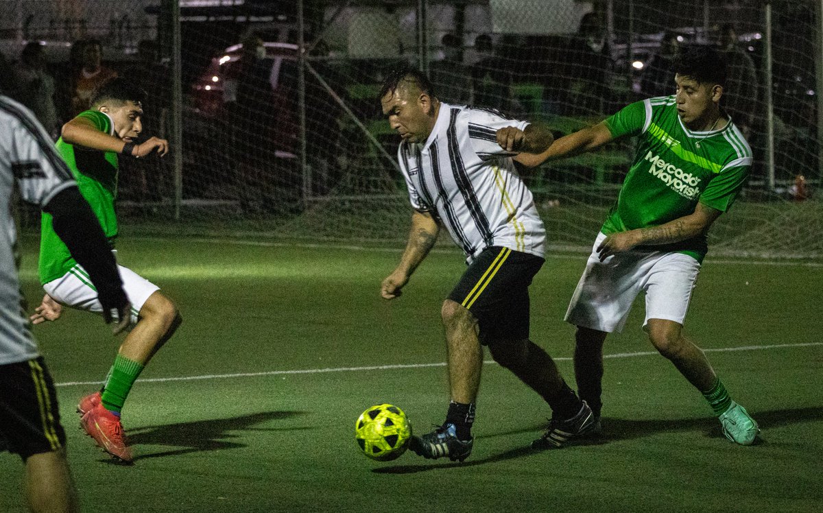 VegaMonumental's tweet photo. Veinticuatro equipos disputarán la Liga de Fútbol 7 de Empresas Vega Monumental 

El torneo busca reunir a las distintas comunidades relacionadas con la empresa:  arrendatarios, colaboradores, vecinos y clientes. https://t.co/D7LqXAh66R