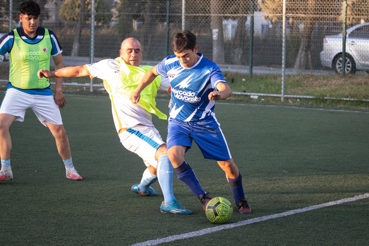 VegaMonumental's tweet photo. Veinticuatro equipos disputarán la Liga de Fútbol 7 de Empresas Vega Monumental 

El torneo busca reunir a las distintas comunidades relacionadas con la empresa:  arrendatarios, colaboradores, vecinos y clientes. https://t.co/D7LqXAh66R