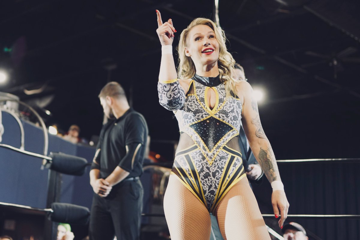 VeraSadlyPhoto's tweet photo. #HitEmUpStyle @WWRProWrestling @TinaSanAntonio https://t.co/H29w2oOUsH
