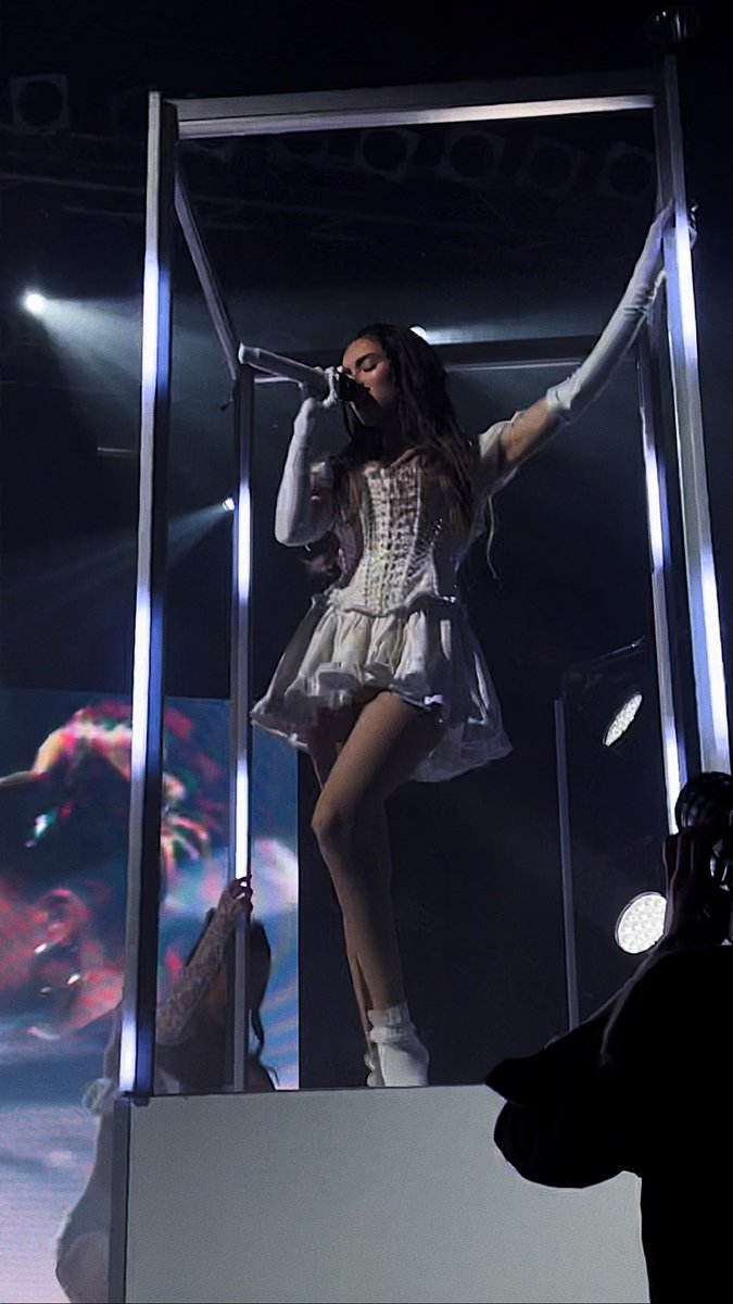 hometolocket's tweet photo. i miss this so much #LSTHanover #LATHannover @madisonbeer https://t.co/8iK5WITMDc