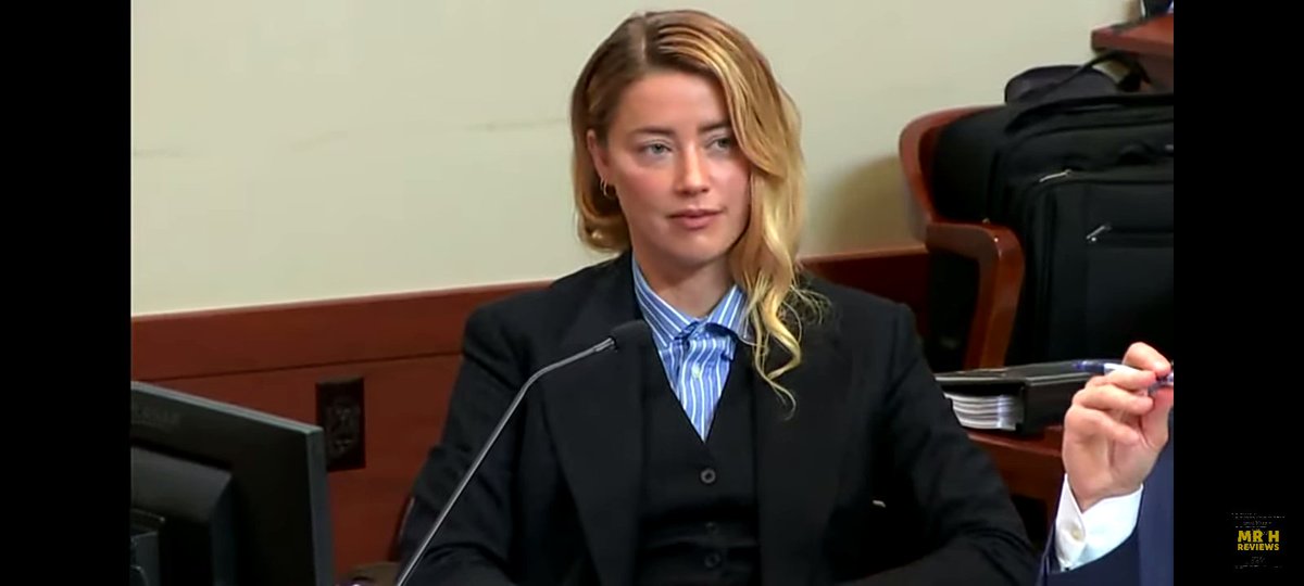 Sotamusora's tweet photo. #amberheard is the face of a #phycopath anyone using #IStandWithAmberHeard is either mentally dumb or just shills for this twisted vile woman . Rolling her eyes constantly, smirking pre getting owned in her lies, and forging evidence with inconsistent time-lines. https://t.co/Dter29YwaE
