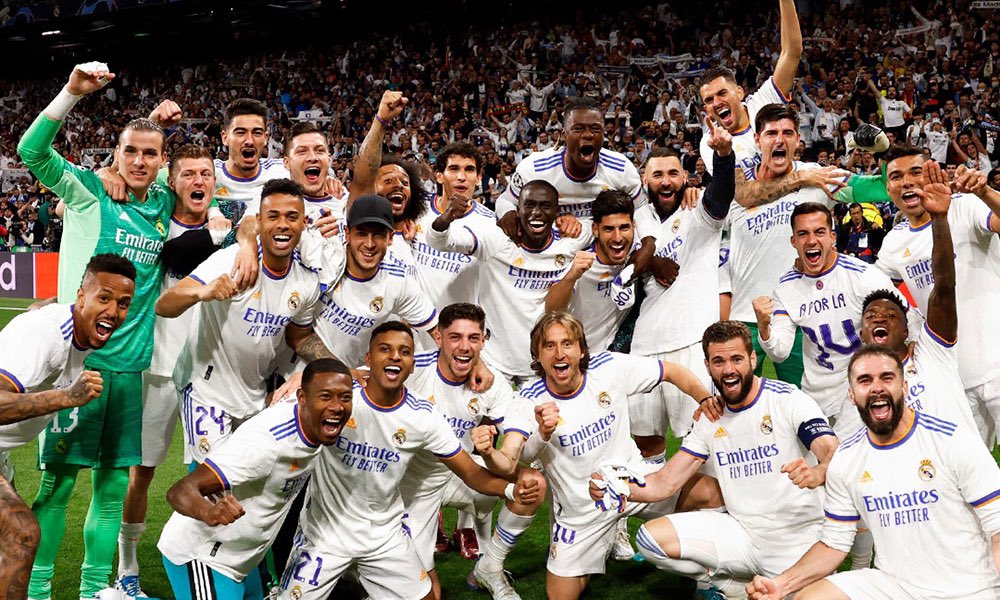 MiradaNorte's tweet photo. ⚽️ “90 minuti en el Bernabeu son molto longo” dijo ya Juanito.
Y el Real Madrid lo está demostrando en estos últimos meses y está recogiendo toda clase de calificativos de todas partes del mundo.
✍🏻 por @manugpa #RealMadrid #ChampionsLeagueFinal #LaMiradaNorte https://t.co/qbDOuSO1N4