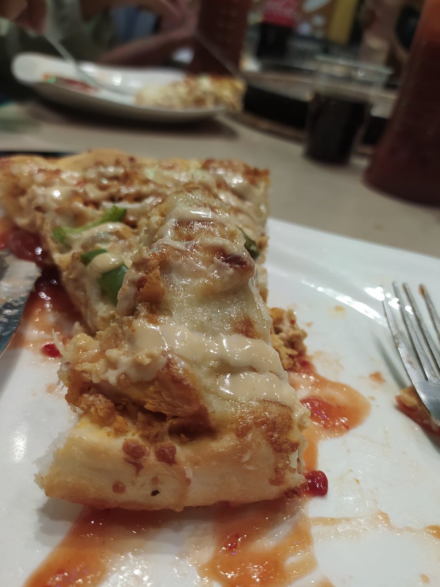 zain_060's tweet photo. #LetsConnectTogether
Same like these pizza slice 😋 https://t.co/PjFiAFK4Wp