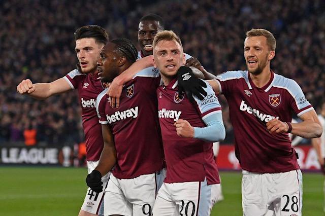 WHUalfiee_'s tweet photo. “Don’t be sad because it’s over, be happy because it happened”
Forever proud of my club. Irons⚒️❤️ https://t.co/dGsvI2rpHq