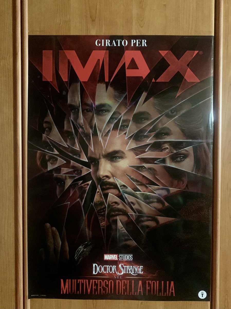 Alexa__Al's tweet photo. Poco meno di un mese ai miei 29 anni: 
-Gioco ai videogiochi
-Leggo Manga e guardo anime
-Studio Astrologia
-Attacco ancora i poster della Marvel sull’armadio (foto)

Non male direi. https://t.co/UQbvAutaVd