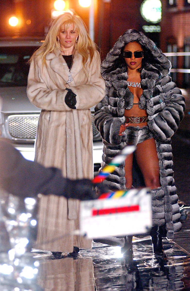 RT @lilkimfiles: lil' kim and victoria gotti on set of