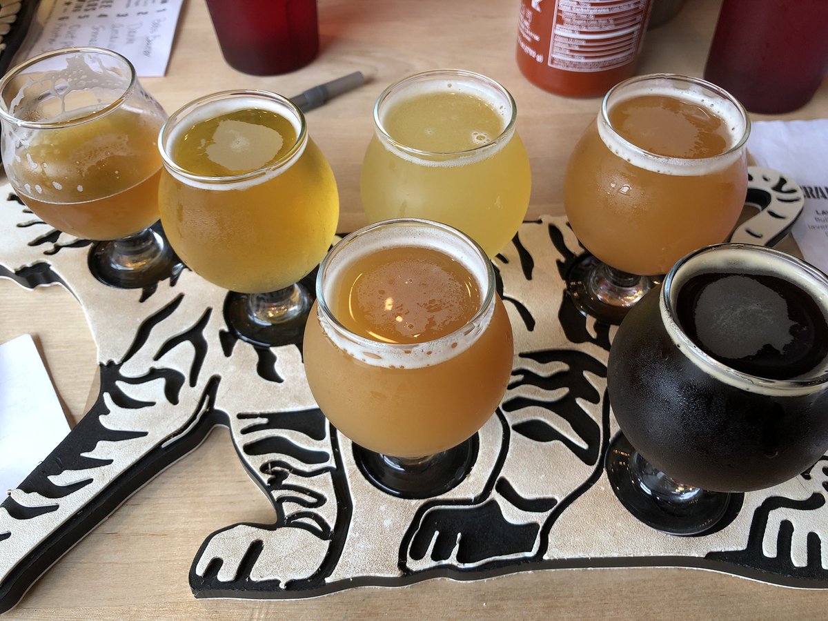 wrayzors's tweet photo. I’m really starting to love this place 🍻🍻🍻 https://t.co/OPmy2MAEky