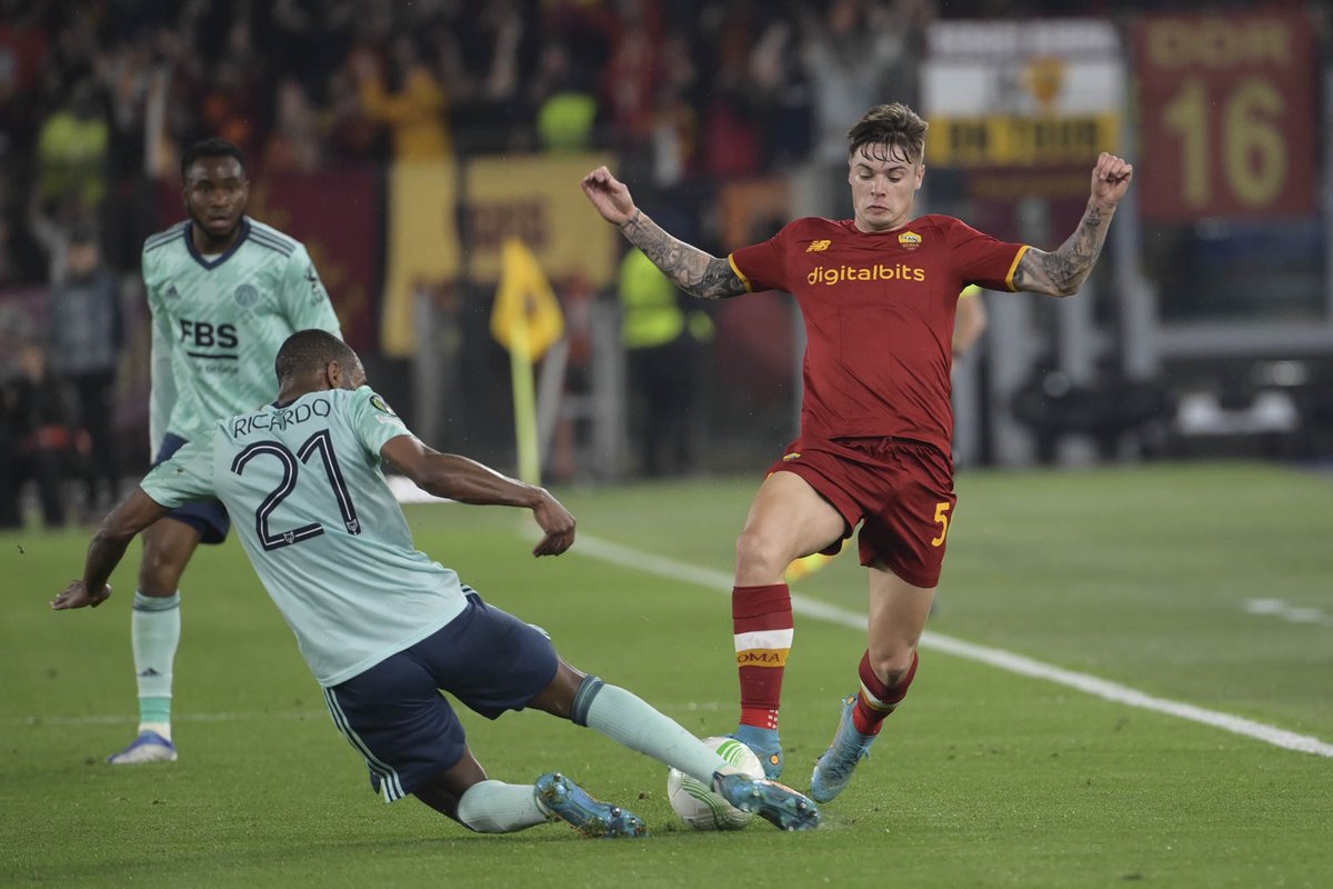 FootballReprt's tweet photo. Nicola Zalewski (20)🇵🇱#ASRLEI
⏱️84
⛔1 Shot Blocked
👟19(76.0%) Accurate Passes
🔑2 Key Passes
🦶52 Touches
🦵5/12 Ground Duels
✈️1/1 Aerials
💪3/3 Tackles Won
🚷2x Dribbled Past
🧠1 Interception
🩹11 Recoveries
👊2x Fouled
🎨0/3 Dribbles
🤞0/1 Crosses
📏5/6 Long Balls
#UECL
1/2 https://t.co/hZr9RevSDy