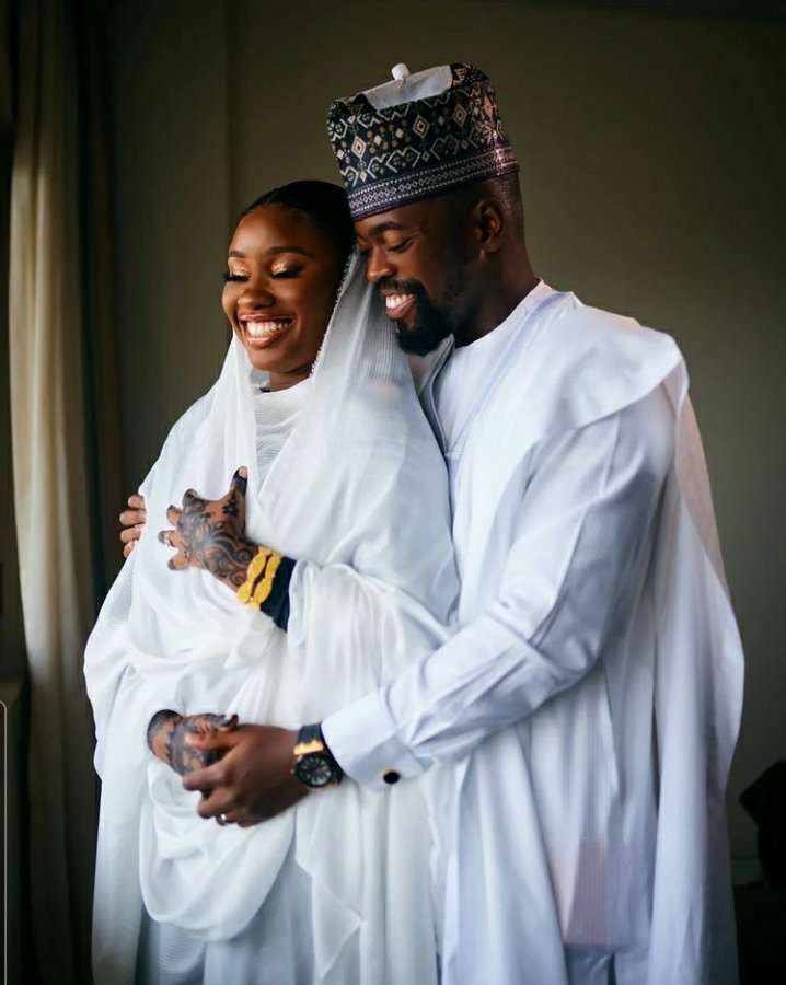 PlanningCompng's tweet photo. Halima and Olaitan's Love Story in 4 Frames 💕❤ https://t.co/2yiz7mTnwY