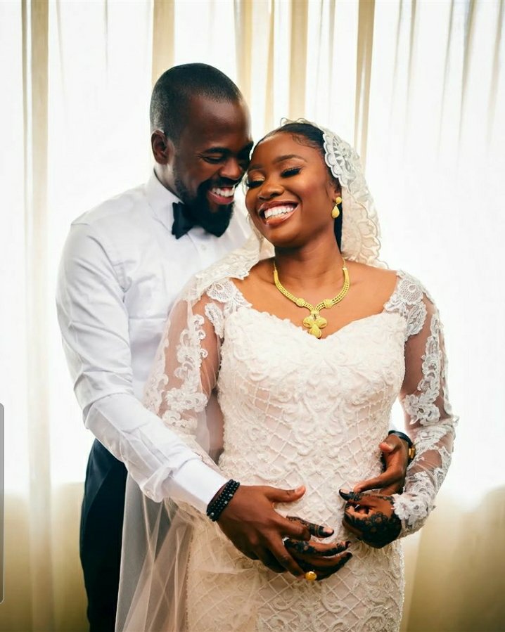 PlanningCompng's tweet photo. Halima and Olaitan's Love Story in 4 Frames 💕❤ https://t.co/2yiz7mTnwY