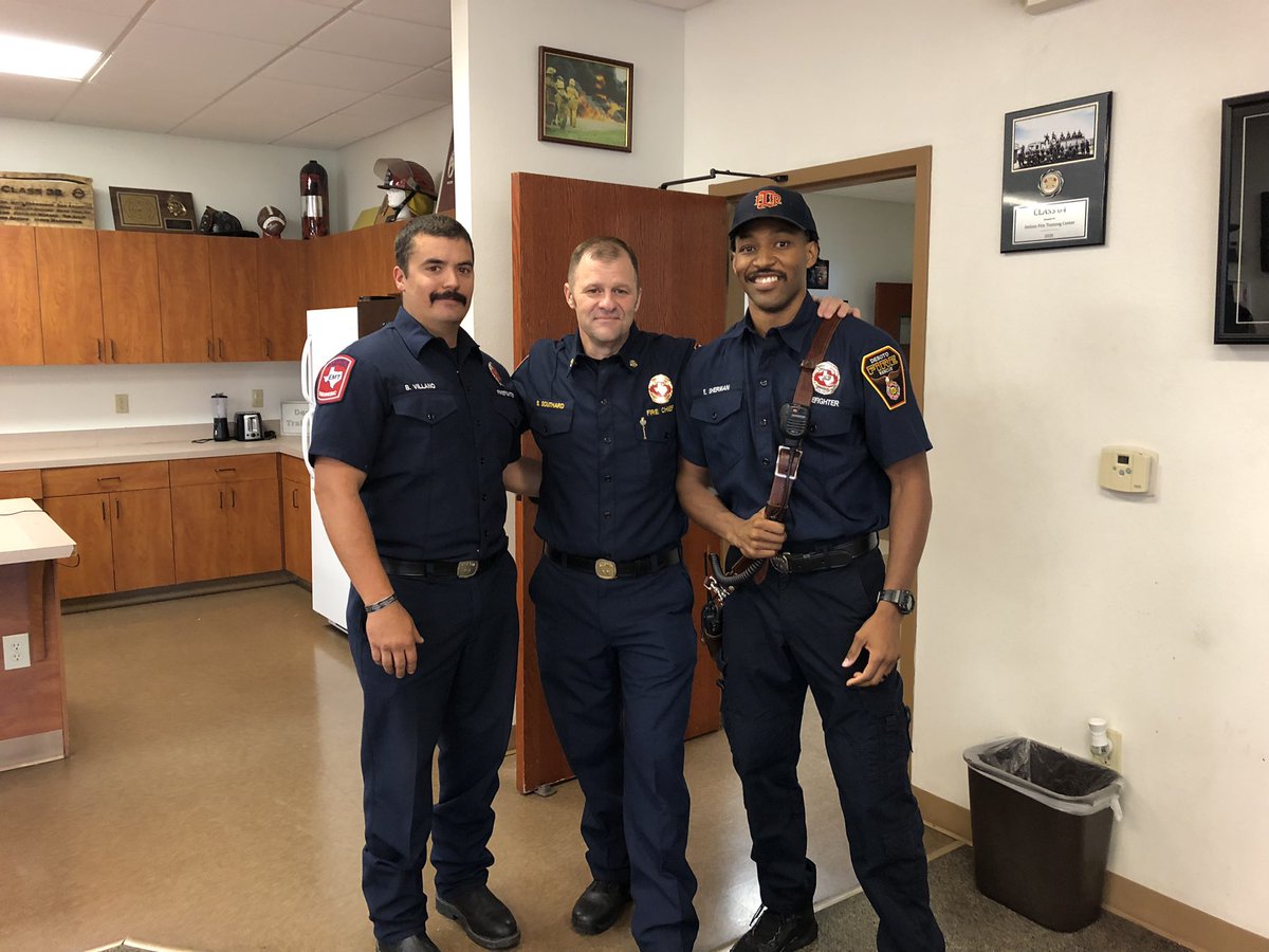 desototx's tweet photo. TUNE IN ON FACEBOOK LIVE: Head over to the City of DeSoto’s Facebook page!

We have something EXCITING happening at 4pm at the DeSoto Fire Rescue Training Center!! 

@desotofd https://t.co/Sbh2HmhhjQ