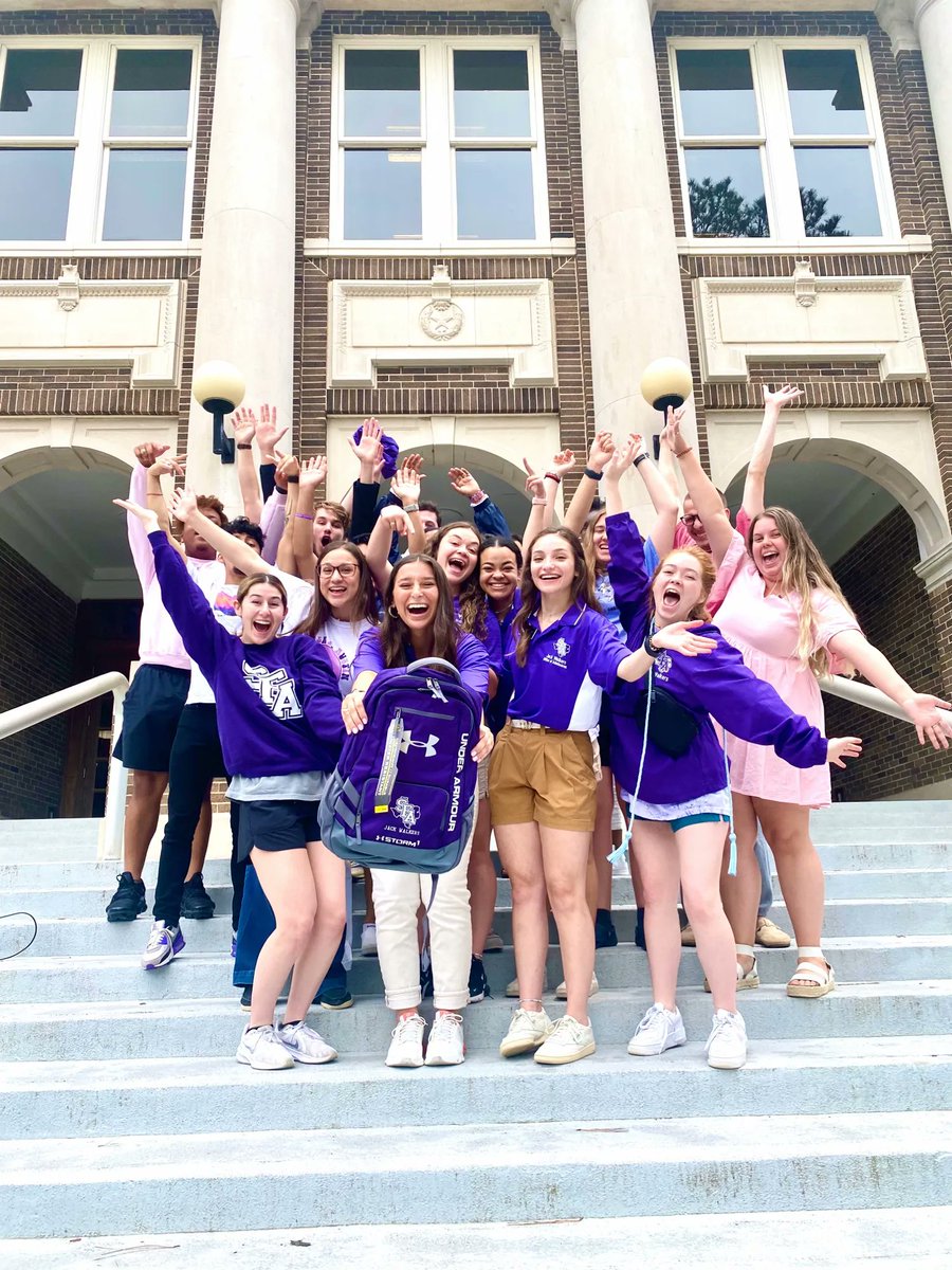 BACKPACK ALERT!
-
KACI EARNED HER BACKPACK after giving her 100th campus tour!! This is such a huge accomplishment, and on her last TOUR! Congratulations Kaci! You have done so much for the program, as a Jack walker and Lead! Thank you!
-
-
-
#sfa #JWLC #jackwalkers #lifechangers