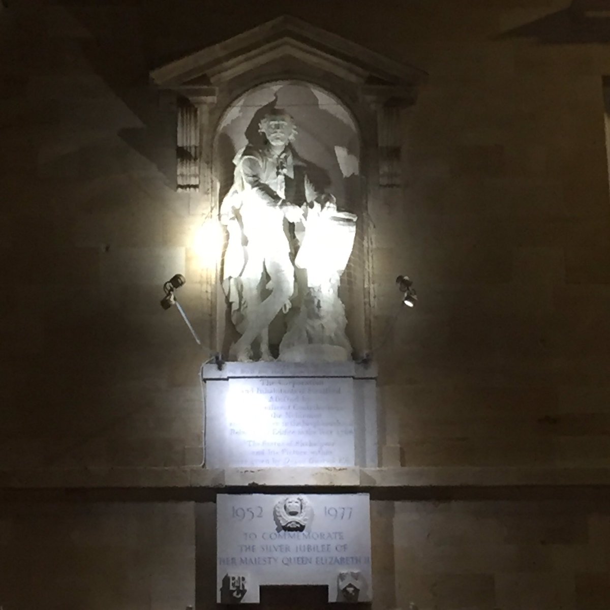 Paul_Edmondson's tweet photo. And now he's in the limelight!Thank you to all who contributed to 'Shakespeare's Coming Home!'We have restored a beacon of celebration &amp; created a beacon hope @StratfordTC1 @ShakespeareBT @stanley_wells @BSAShakespeare @ShakesInstitute @JennyCaronHall @ArthurLWood @timfitzhigham https://t.co/YSP7VAx0qL