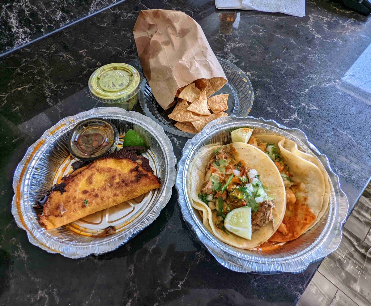 FortisPay's tweet photo. #TeamFortis celebrated Cinco de Mayo with afternoon fiestas full of yummy lunches and scavenger hunts. Taco 'bout a good party! #CincodeMayo #TacoThursday #LetsFiesta #CincoDeMayoParty https://t.co/WfJyfQdK6M