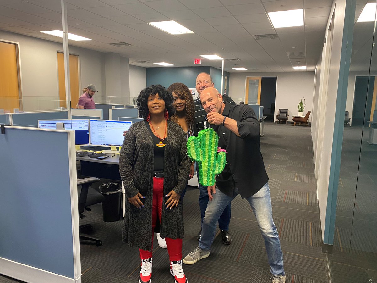 FortisPay's tweet photo. #TeamFortis celebrated Cinco de Mayo with afternoon fiestas full of yummy lunches and scavenger hunts. Taco 'bout a good party! #CincodeMayo #TacoThursday #LetsFiesta #CincoDeMayoParty https://t.co/WfJyfQdK6M