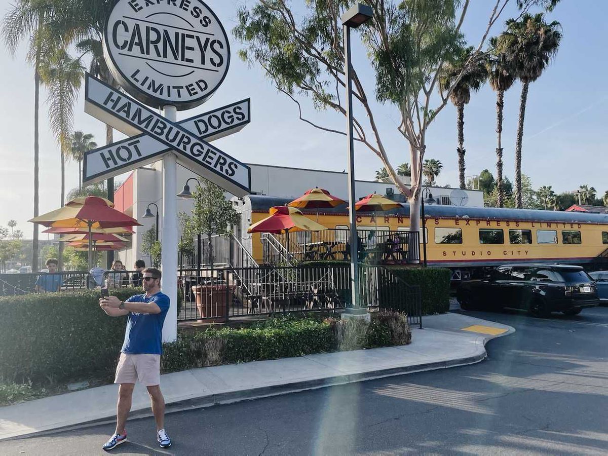 eaterla's tweet photo. This popular LA TikToker is bringing loads of LA restaurant history to a whole new generation https://t.co/jYwO0qGavV https://t.co/jQvZI15Vsf