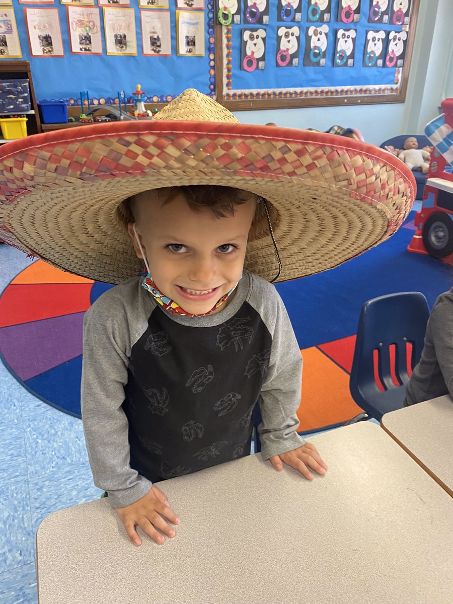 sasv28's tweet photo. UPK -Do you like my sombrero?@OSchoolsPR @jmcgahan31 @deemartellucci https://t.co/M0do0Rd5Dt