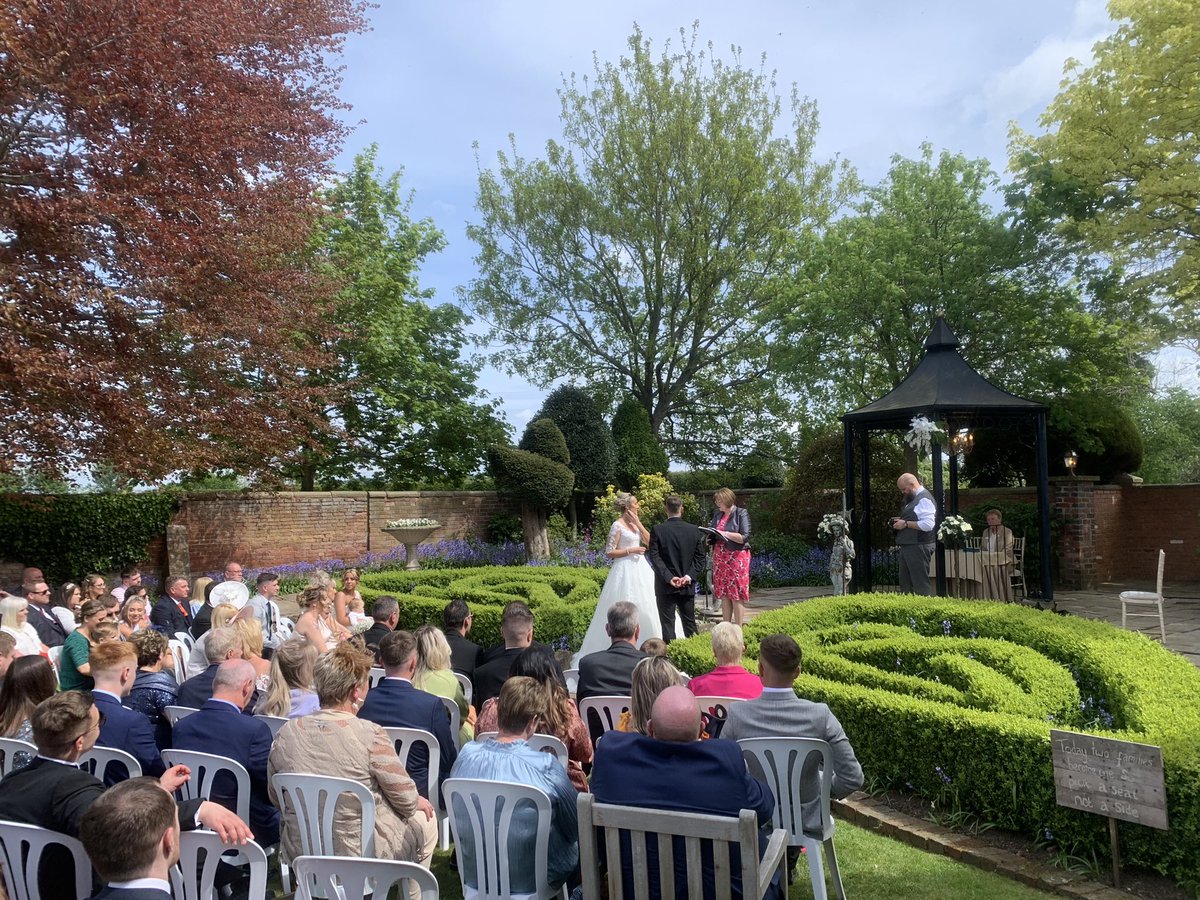 BlakelandsCH's tweet photo. Another amazing wedding day, congratulations Jodie &amp; Joshua, thank you for choosing blakelands as your venue. Best wishes from the whole team x https://t.co/jOSMQLAp9c