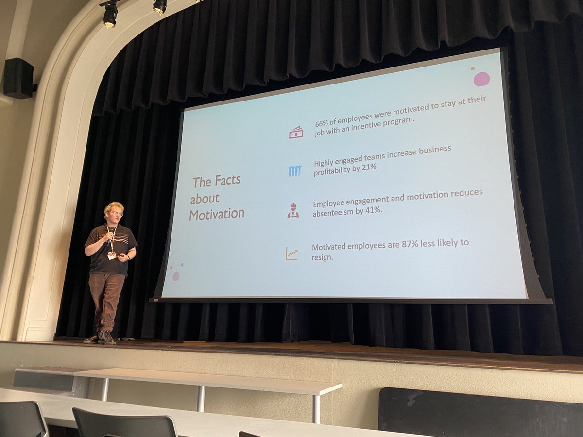 L_Graham_MET's tweet photo. Today at #PeoriaMET we performed our TED Talk finals! Had a blast and it made a huge improvement on my public speaking overall, and everyone else’s was great to listen to. #PeoriaMETTech https://t.co/CYD8QLrCNA